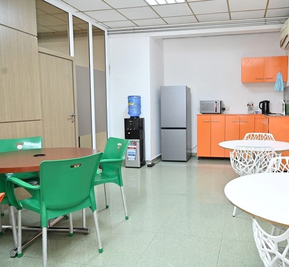 Shared coffee lounge with tables, seating and refreshment facilities